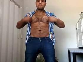 巴西巨根狂操尤物——手活+超量射精 巴西大鸡巴喷发实录 hot malay gay porn