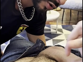 发现邻居儿子的鸡巴大得惊人 gay korean cam porn