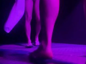 健身房公共淋浴间抓拍素人-一个硬了打飞机速射走人 另一个在撒尿 gay porn japan bondage