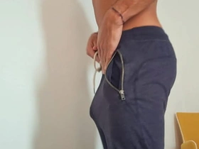 在酒店房间自慰并用大鸡巴顶弄 hot japanese men gay porn