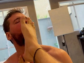 去朋友家串门 结果搞成这样 / 完整版XVIDEOSRED或SHEER / 订阅频道 gay hot body porn