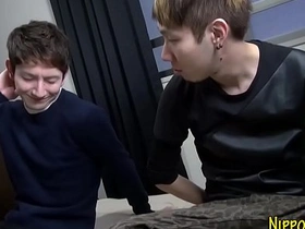 口交亚裔嫩鸡再狠干 gay chinese threesome porn