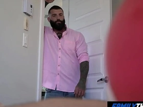 家庭嫩肉 - 和熊系继父共度情人节 porn gay vietnam