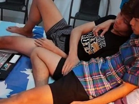 亚洲小鲜肉看片后欲火焚身 hot gay indian men porn