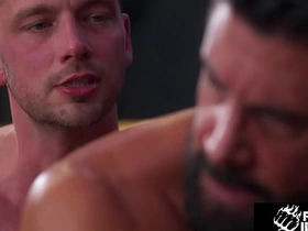 Damon Heart和Justin Jett在FistingInferno的重口拳交片 chinese black gay porn