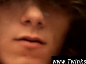 亚洲少年无套同志性交 两人硬挺着继续耕耘 hot gay shower porn