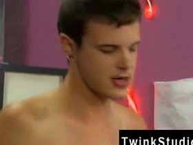 亚裔男性射精照片 Ryan Sharp本来没性趣 hot indian gay kiss porn