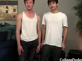 亚洲基佬酒店开房 Riler 被Zaden 干到自撸 gay chinese chubby porn