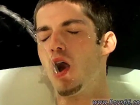 亚裔胖同志被颜射 兄弟会尿尿派对:凯勒布·斯科特! hot gay handjob porn